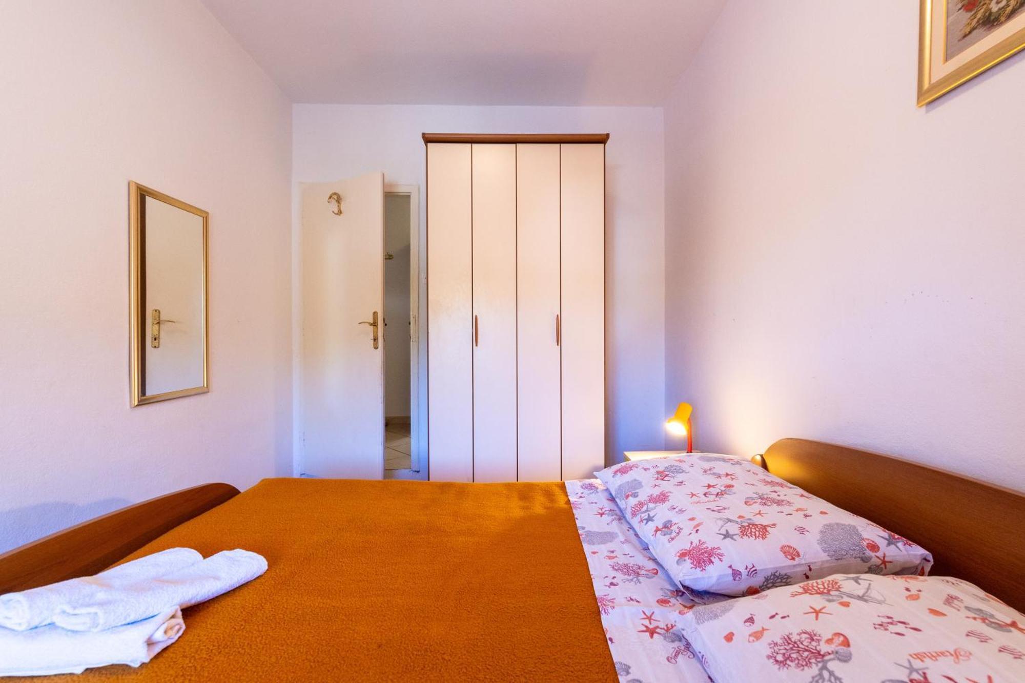 Apartments By The Sea Cove Zarace - Gdinj, Hvar - 2047 Номер фото